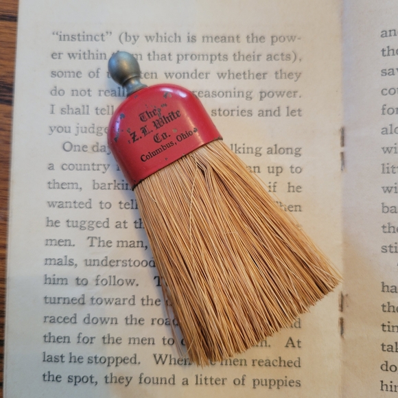 Vintage Mini Whisk Broom ~ Z.L. White Co. Columbus, OH ~ Antique? ~ Neat Item! - Picture 14 of 15